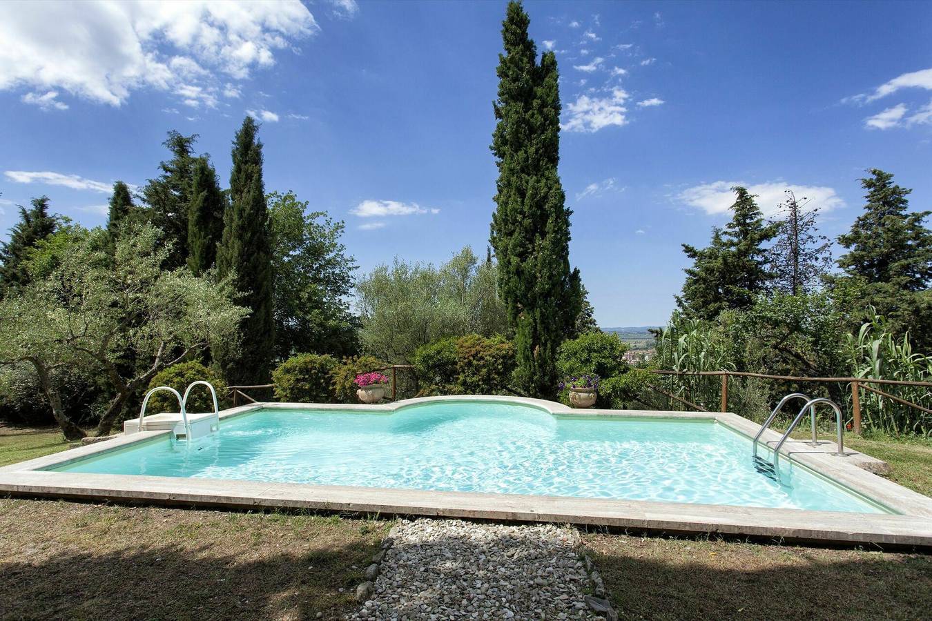 Entire holiday apartment, Vittoria - Casa Vittoria Deluxe in Le Contesse, Arezzo Province
