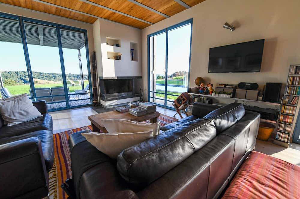 Moderne Villa Lake View in der Nähe von Rom, privater Pool, Wi-Fi in Trevignano Romano, Braccianosee