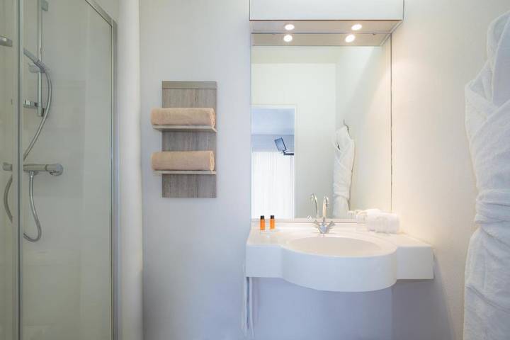 Location de vacances pour 3 personnes, avec vue et balcon dans Thermes de l'Avenue - 3