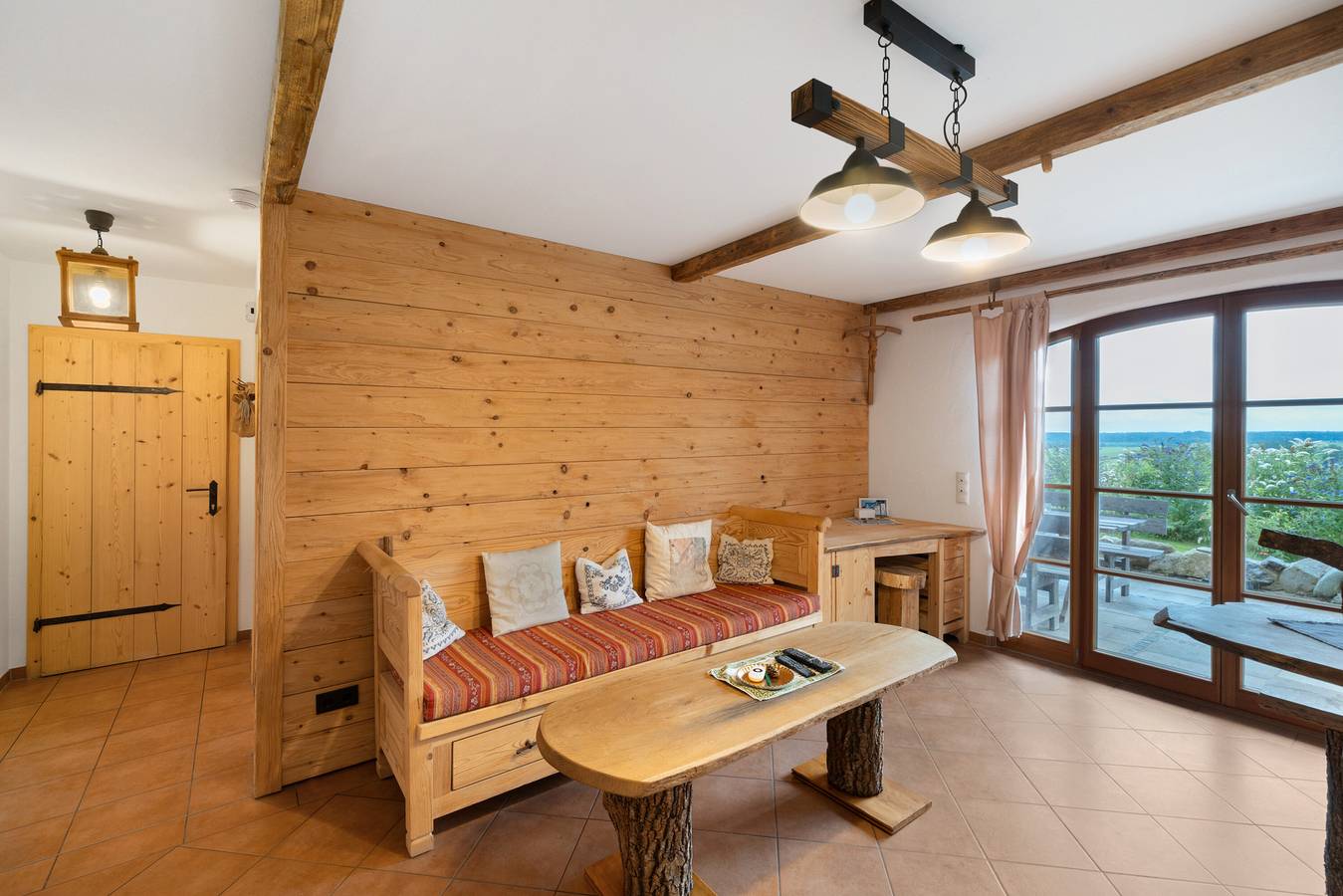 Ganze Wohnung, Apartment 'Walcher Alm' mit Seeblick, gemeinsamer Terrasse und Wlan in Höslwang, Chiemsee
