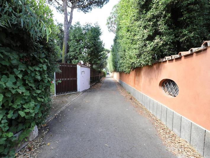 Location de vacances pour 4 personnes, avec jardin et terrasse à Fregene - 2