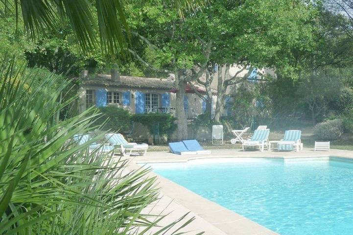 Villa pour 13 personnes, avec balcon et jardin à Gassin