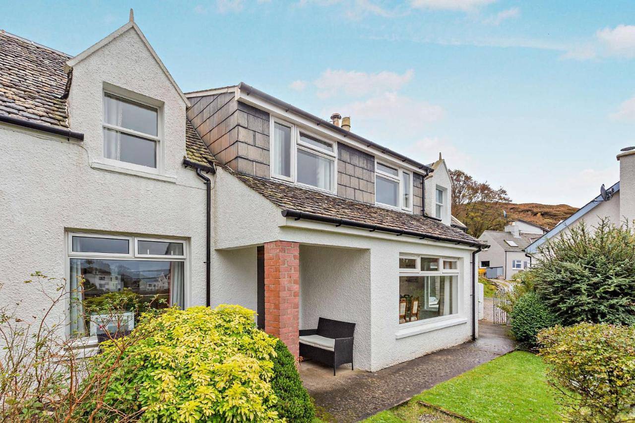 Three-Bedroom Cottage in Kyleakin, Loch Alsh
