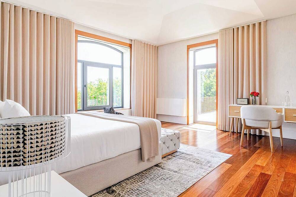 Geheel appartement, Douro Farmhouse with Indoor Pool and Modern Aesthetic in Serra do Marão, Vila Real