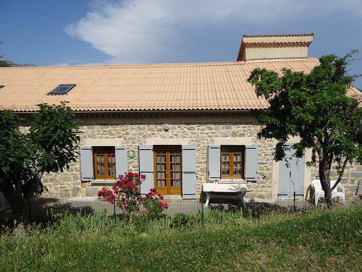 Gîte pour 5 personnes, avec Terrasse ainsi que Jardin et Vue