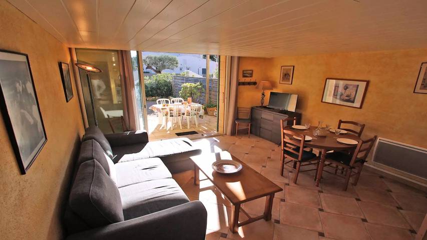 Location de vacances pour 6 personnes, avec terrasse, animaux acceptés dans Plage de la Nartelle - 4