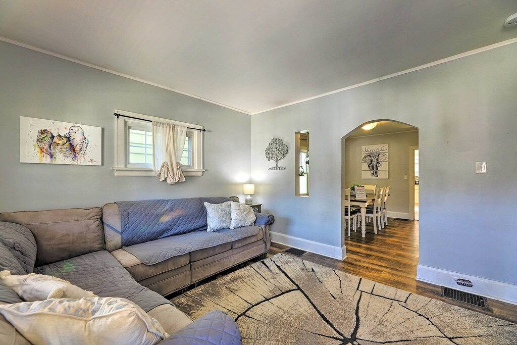 Pet-Friendly Covington Retreat w/ Fenced Yard in Kenton County