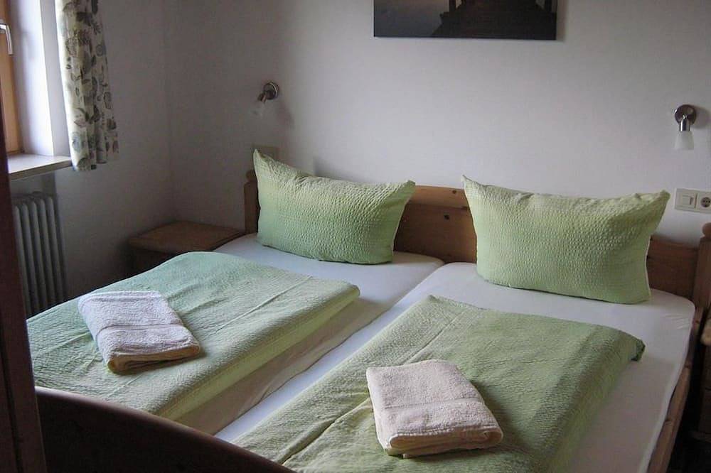 Ganze Wohnung, Ferienwohnung Georg Gassenhuber - Ferienwohnung (2 Schlafz.) in Unterammergau, Bayerische Alpen