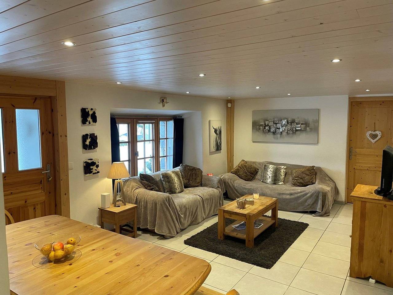 Appartement entier, Ferme rénovée 4 ch, 3 sdb, Parking, Wifi, proche pistes et commerces in Les Carroz, Arâches-la-Frasse