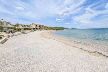 Ferienwohnung für 8 Personen in Ugrinici, Tkon, Bild 2