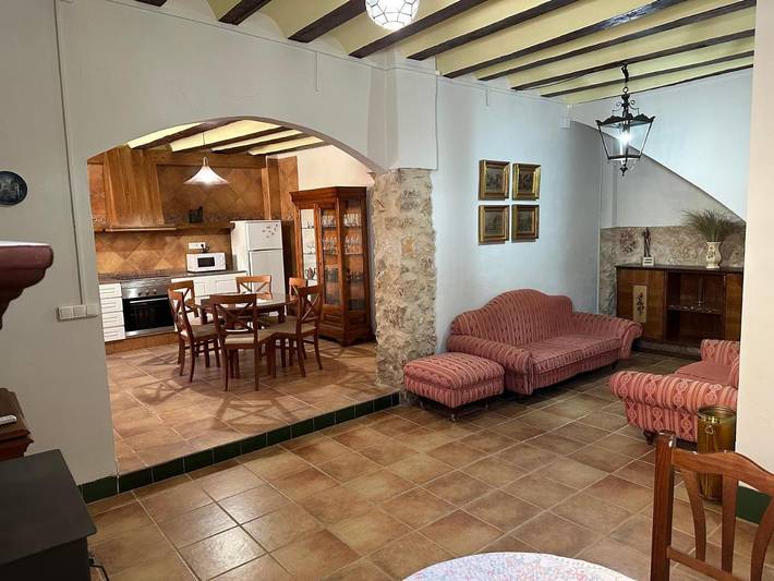 Casa rural para 16 personas en Venta del Moro - 2