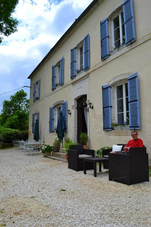 Chambre d’hôte pour 2 personnes, avec Terrasse et Jardin ainsi que Piscine et Vue à Souillac