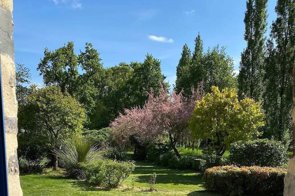 Charming accommodation with swimming pool and garden. in Saint-Nicolas-de-Redon, Région de Châteaubriant