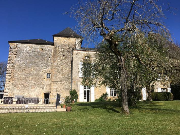 Château pour 8 personnes, avec terrasse ainsi que piscine et jardin en Nouvelle-Aquitaine - 2
