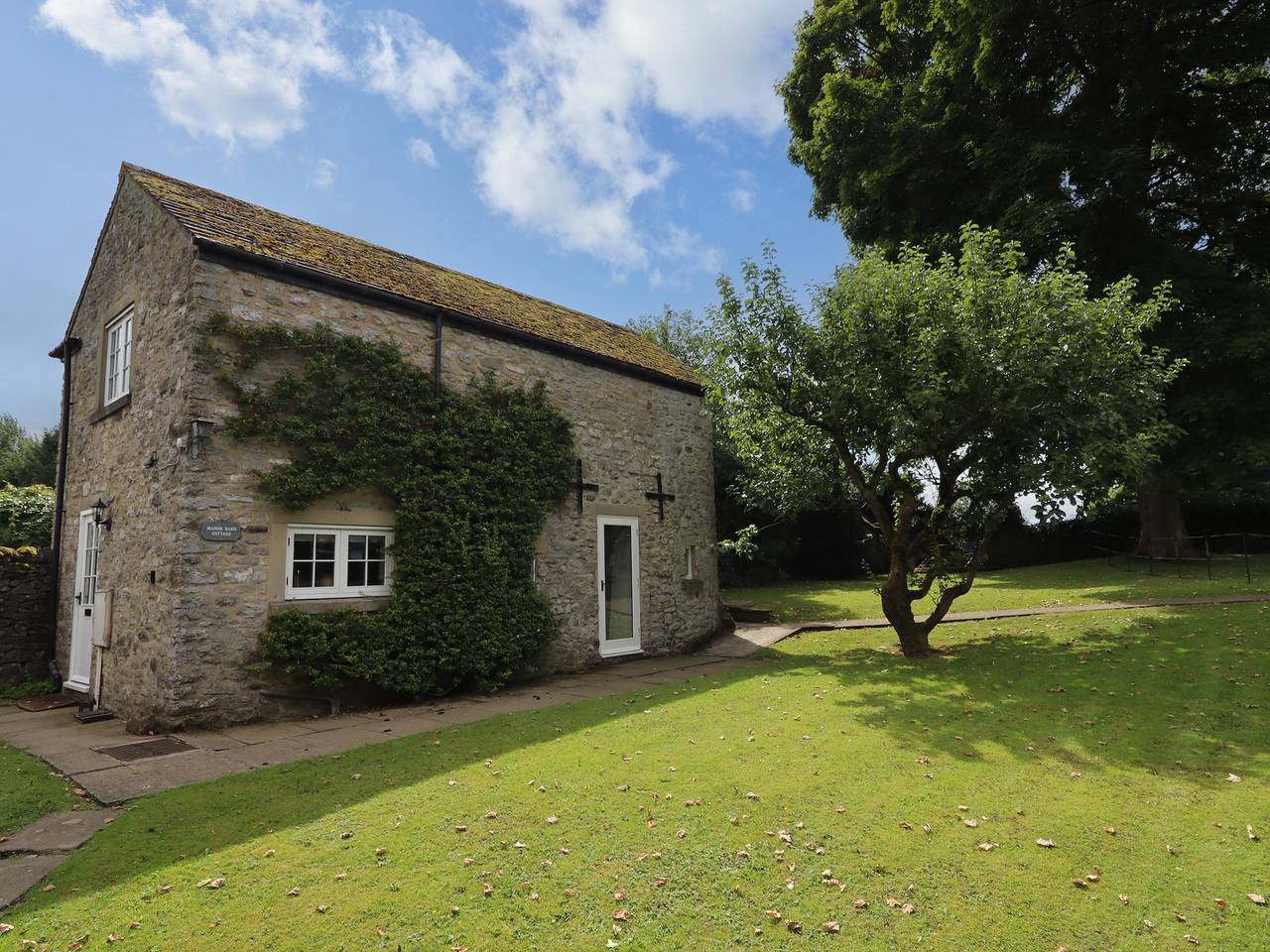 Manor Barn Cottage in Great Longstone, Derbyshire