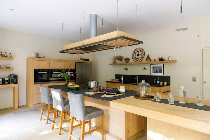 Chambre d’hôte pour 4 personnes, avec jardin ainsi que vue et piscine à L'Isle-sur-la-Sorgue - 3