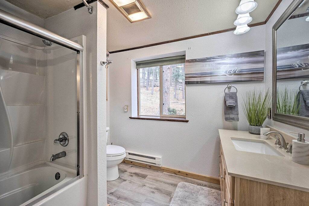 330760: Home w/ Hot Tub - 11 Mi to Rainbow Falls in Woodland Park, Teller County