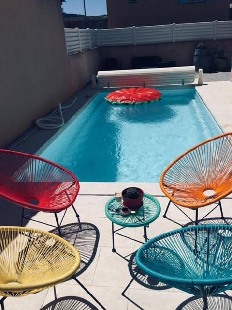 Location de vacances pour 2 personnes, avec jardin ainsi que piscine et terrasse à Gémenos - 3