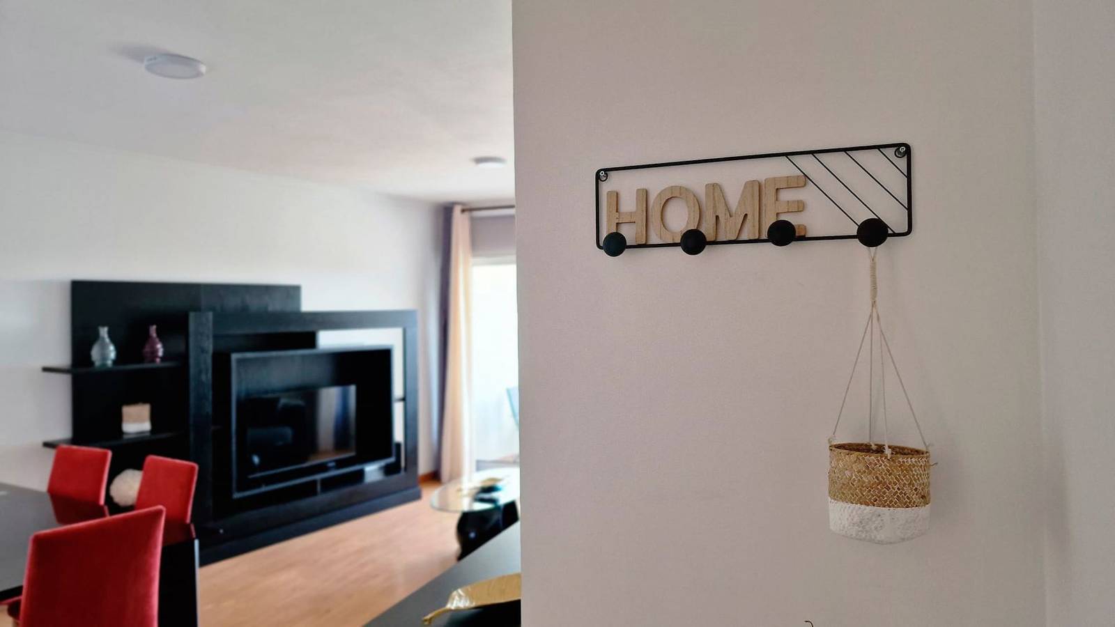 Ganze Wohnung, Ferienwohnung für 4 Personen mit Balkon in Caniço, Madeira