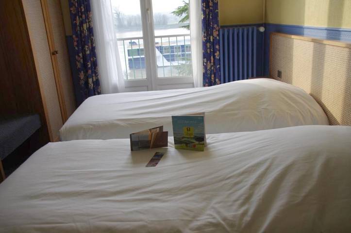 Hôtel pour 3 personnes dans Rives-en-Seine - 2