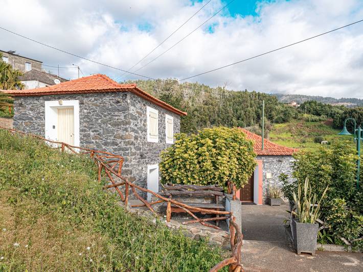 Location de vacances pour 6 personnes, avec jardin à Calheta