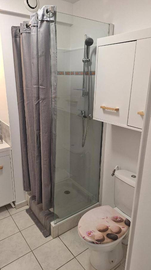 Appartement entier, Apartment with terrace in Joué-lès-Tours in Joué-lès-Tours, Région de Tours