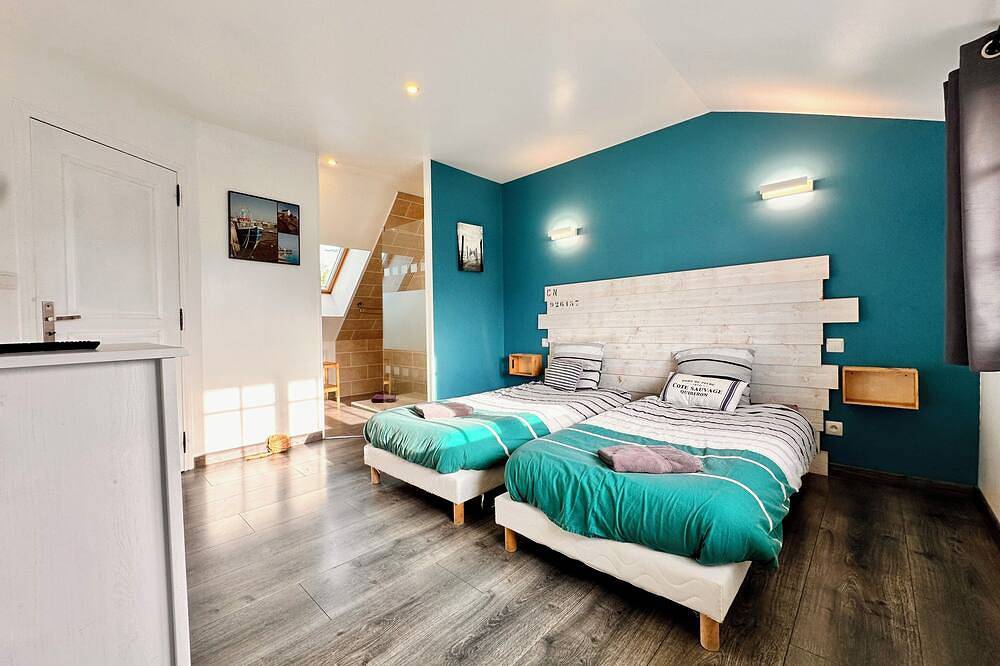 The wind rose 8 people in Saint-Benoît-de-l'Aure, Bayeux region