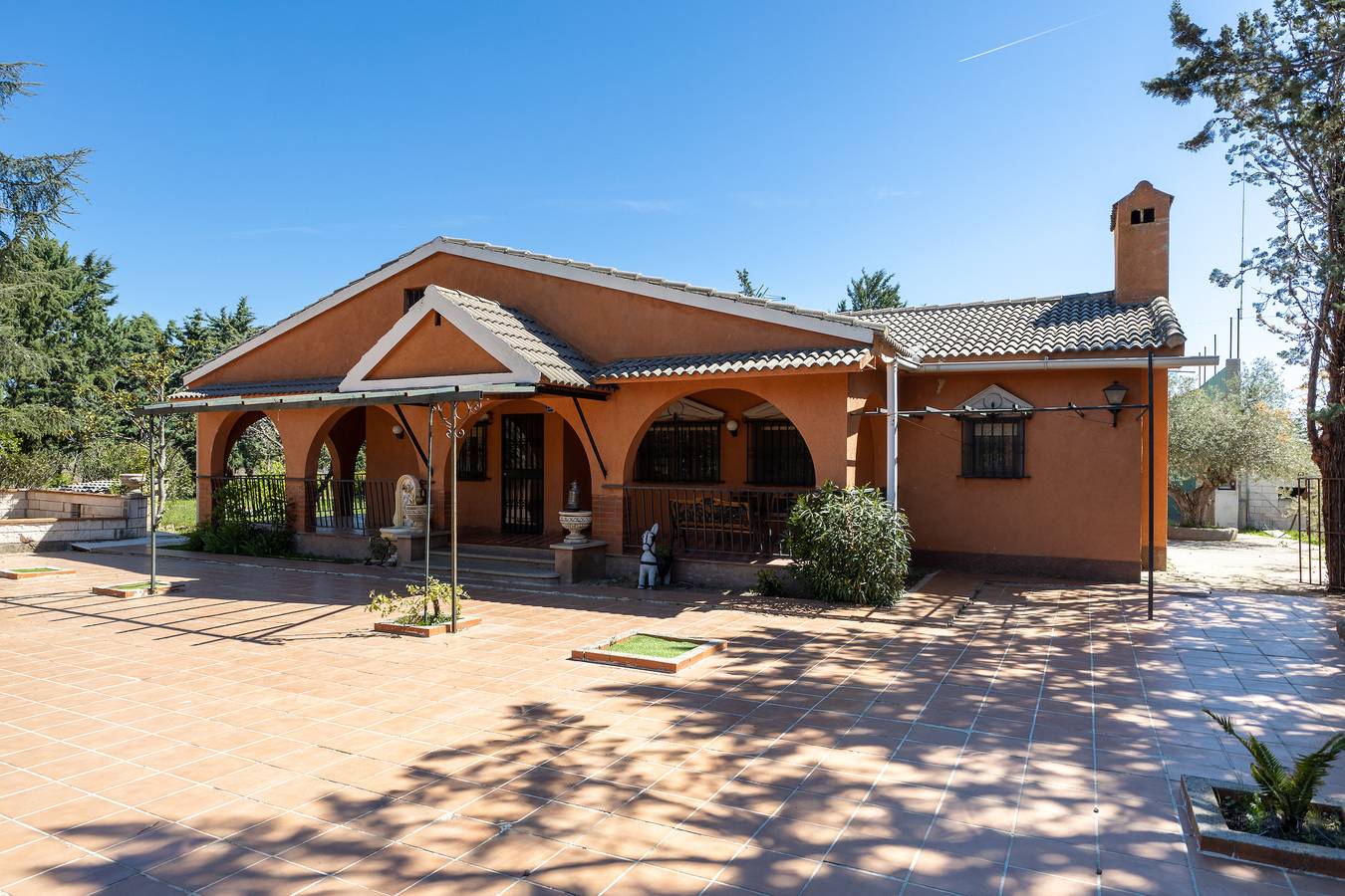 Villa 'Finca El Palomar De La Viña' with Mountain View, Private Pool and Wi-Fi in San Martín de Valdeiglesias, Madrid Province