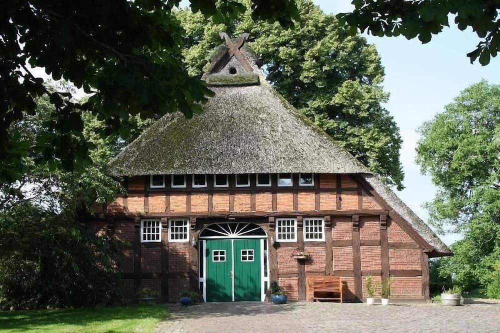 Ganze Wohnung, Ferienwohnung Bauernhaus am Fluss in Berne, Wesermarsch