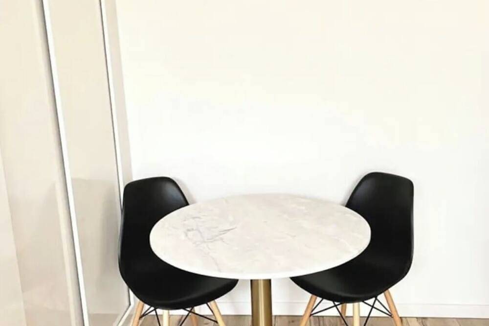 Ganze Wohnung, 5 minutes from the beach! Cozy studio in Voorhout. Pet friendly! in Voorhout, Niederländische Nordsee