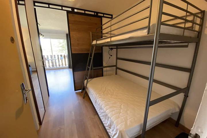 Gîte pour 4 personnes, avec balcon dans Saint-Jean-Montclar - 2