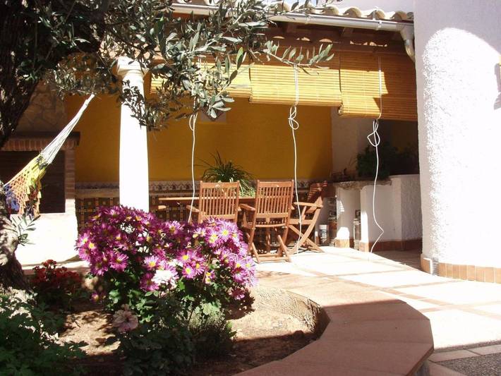 Casa rural para 8 personas, con Balcón y Terraza además de Jardín y Piscina en Venta del Moro - 2