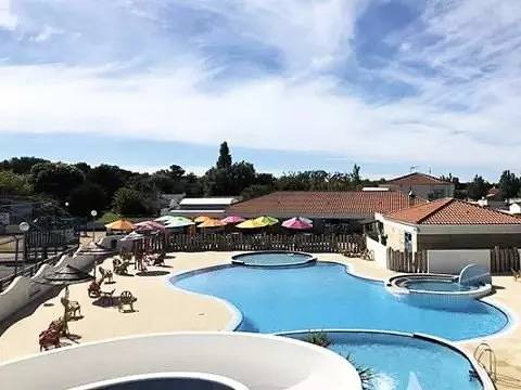 Camping pour 6 personnes, avec piscine à Saint-Jean-de-Monts