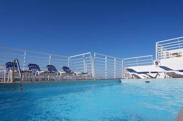 Gîte pour 4 personnes, avec piscine et balcon dans Qawra
