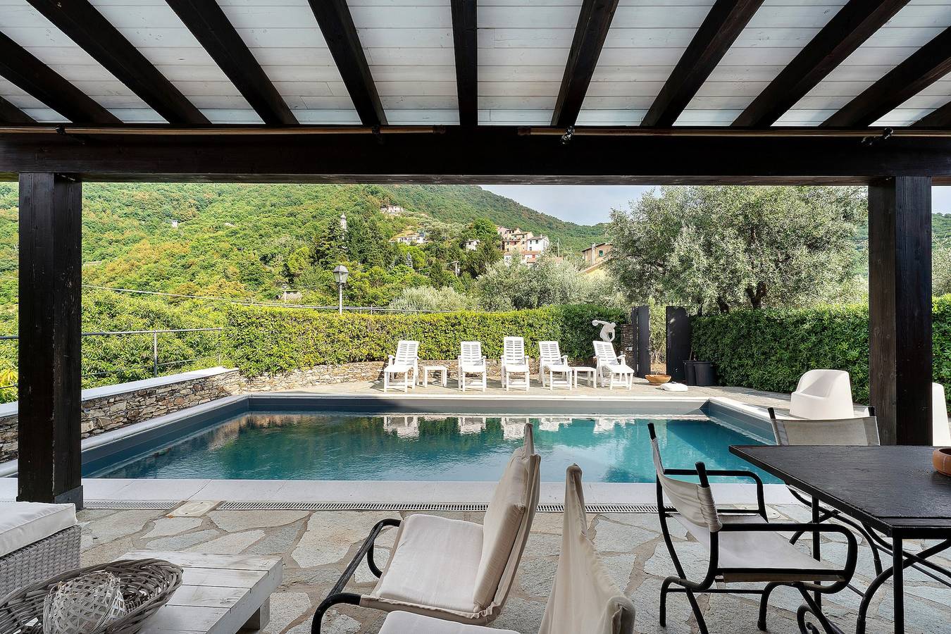Villa „Daphne Pool und Jacuzzi“ mit privatem Pool, Wlan und Klimaanlage in Vescina, Avegno
