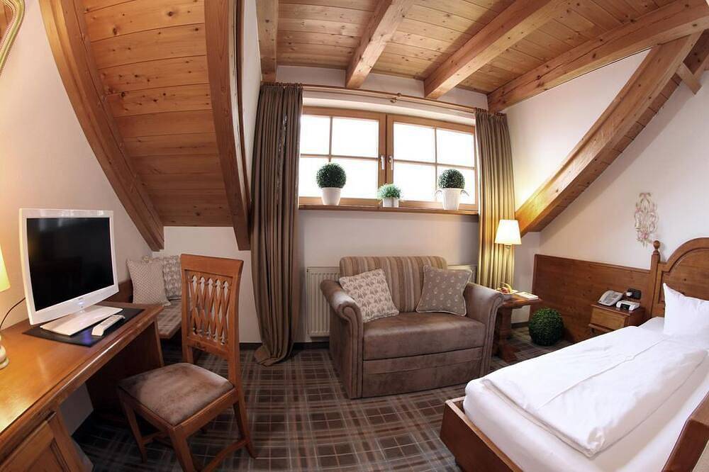 Einzelzimmer - Hotel Blaue Gams in Ettal, Bayerische Alpen