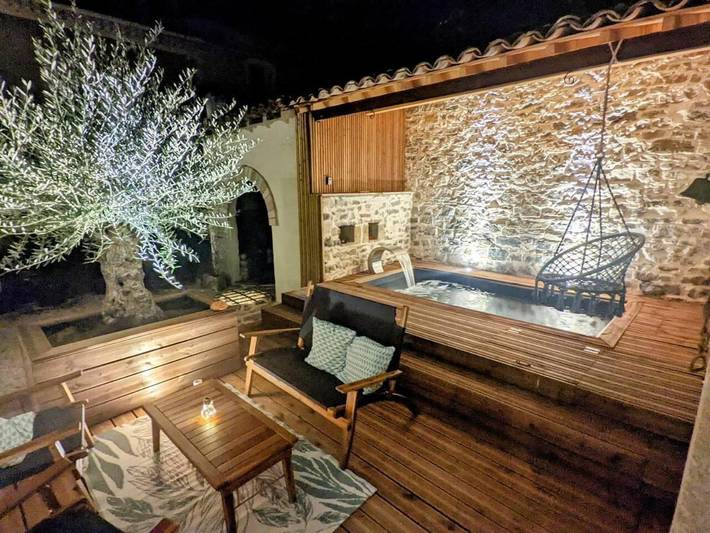 Maison de vacances pour 4 personnes, avec terrasse ainsi que jardin et piscine - 1