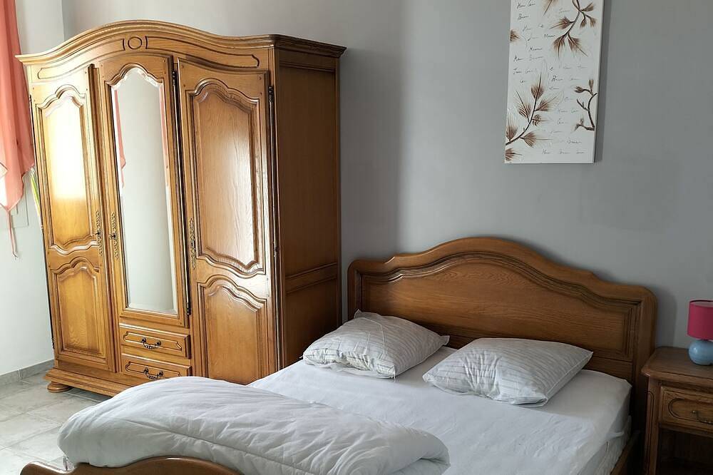 Ganze Wohnung, 95m2 Wohnung Seeblick in Les Salles-sur-Verdon, Brignoles Region