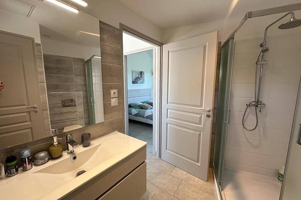 Air-conditioned house for 4 with view in Villeneuve-lès-Avignon, Nimes und Umgebung