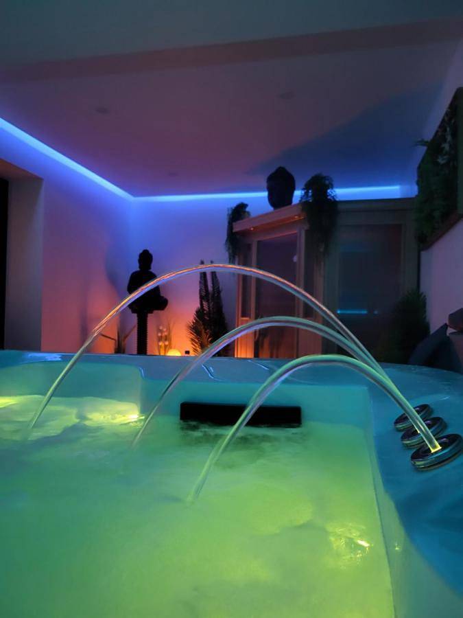 Gîte pour 4 personnes, avec Jacuzzi et Sauna dans Val-de-Moder - 3