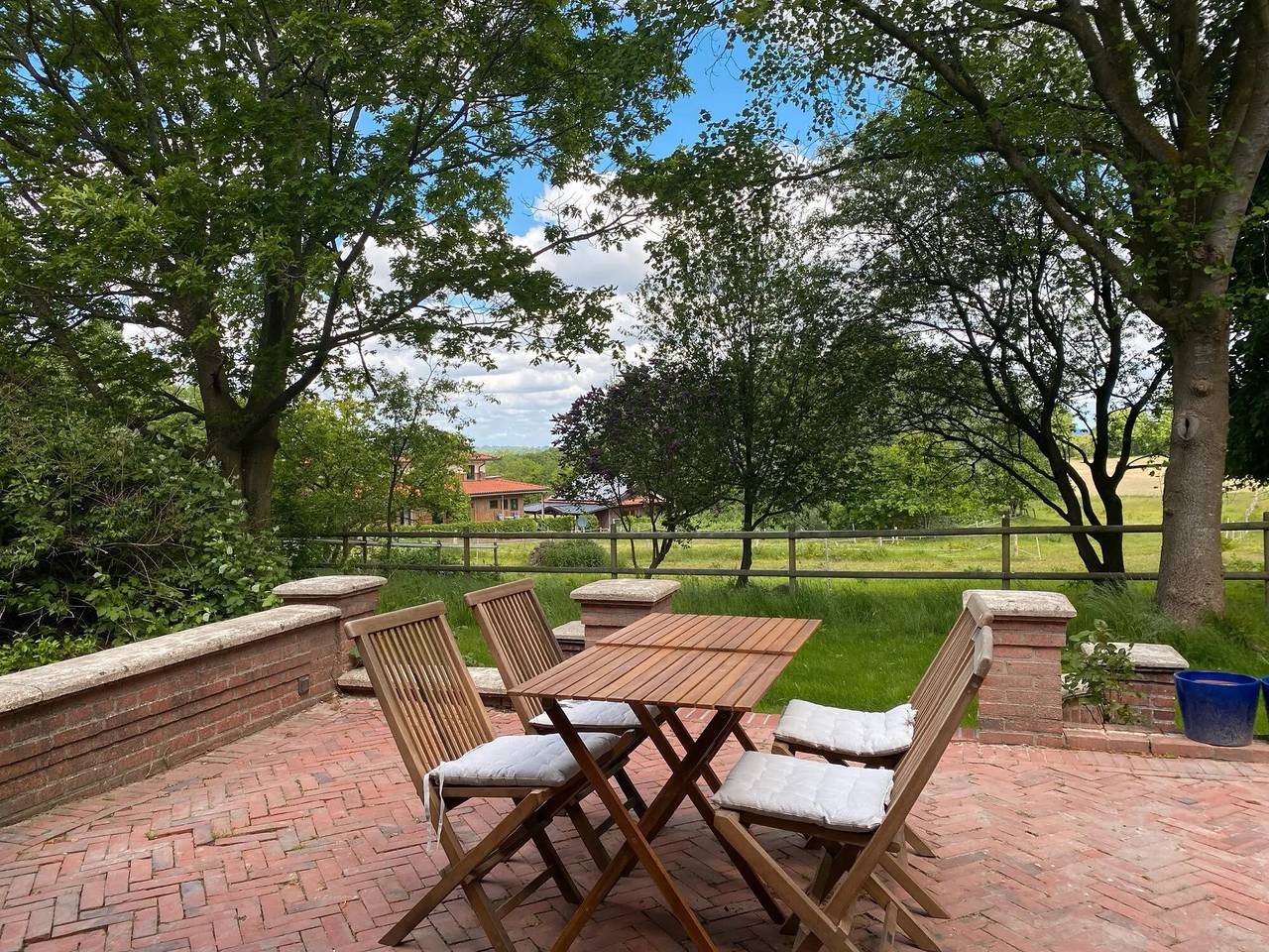 Holiday Home 'Gästehaus Mit Seminarraum' with Private Terrace and Wi-Fi in Meezen, Rendsburg-Eckernfoerde region