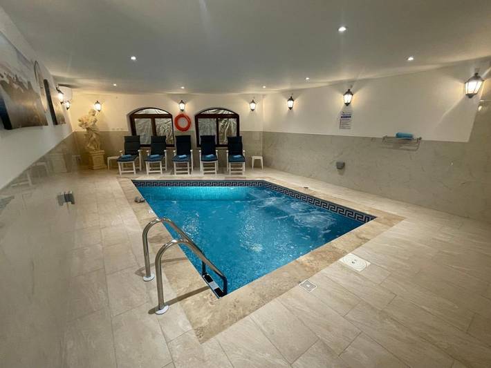 Bed and Breakfast für 2 Personen, mit Whirlpool und Pool sowie Terrasse - 1