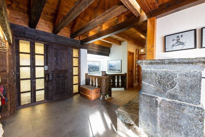 Dailles n° 7, riesiges Chalet in Südlage in Chalais (Schweiz), Walliser Alpen