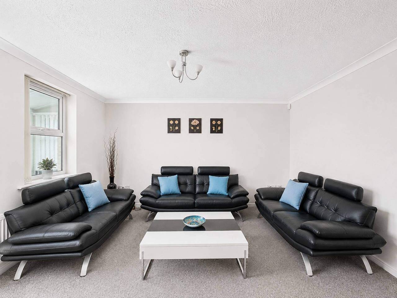 Oakwood House  6 Bed 11 Sleeps Garden-Free Parking in Leicester, Heart of England