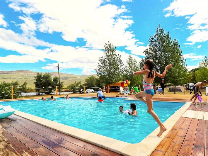 Camping für 4 Personen, mit Pool und Garten in Zadar - 2