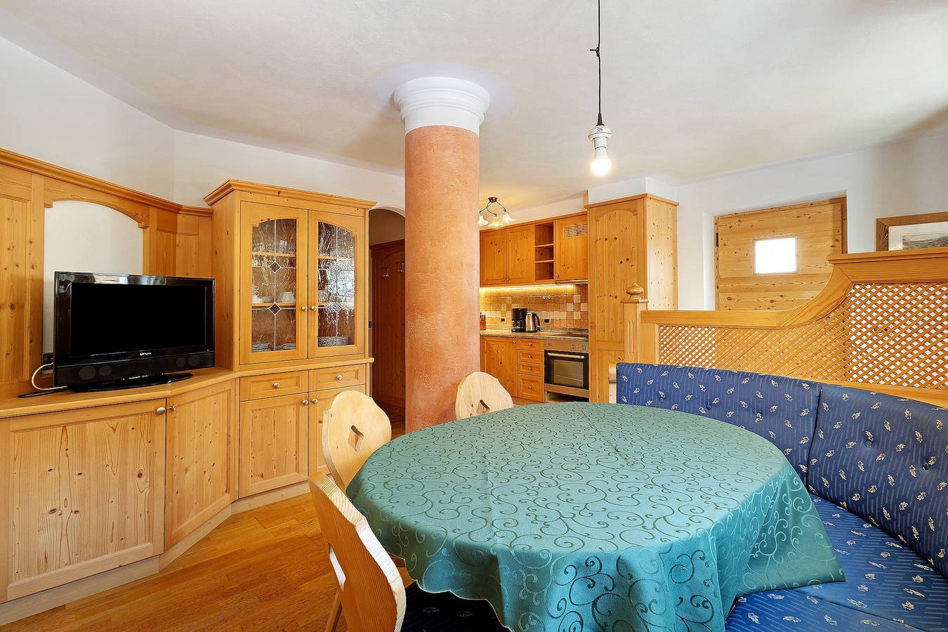 Ganze Wohnung, Ferienwohnung "Ciasa Mirio Armentara" mit Bergblick, Wlan & Garten in Rumestluns, Wengen (Italien)