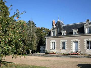 Gîte pour 6 personnes, avec piscine et jardin ainsi que sauna et terrasse à Monnaie