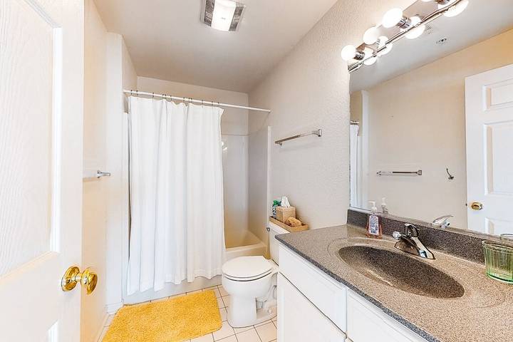 Vacation rental for 8 people, with pool and sauna as well as hot tub and balcony in Ocean View