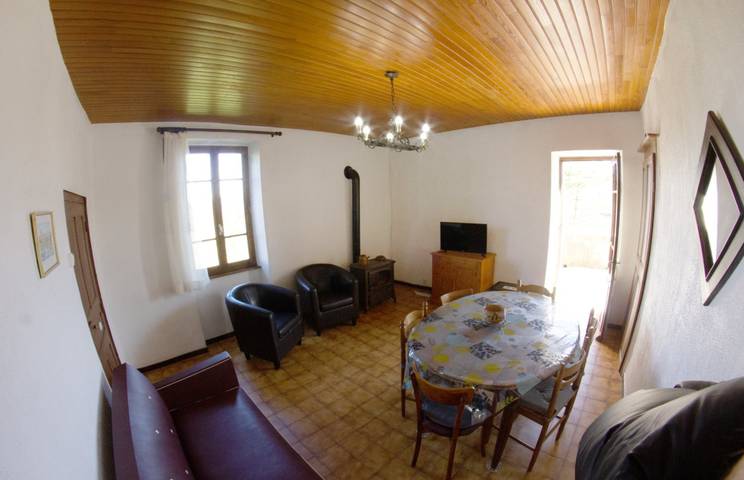 Gîte pour 6 personnes, avec jardin et terrasse, animaux acceptés à Saint-Remèze - 2