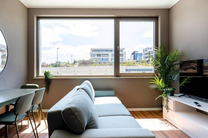 Ferienwohnung für 4 Personen, mit Balkon und Ausblick sowie Seeblick in Zwenkau